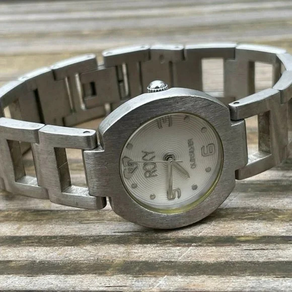 Roxy Quiksilver Ladies Wrist Watch Analog Silver Tone Quartz Metal Band Watch - Picture 3 of 12